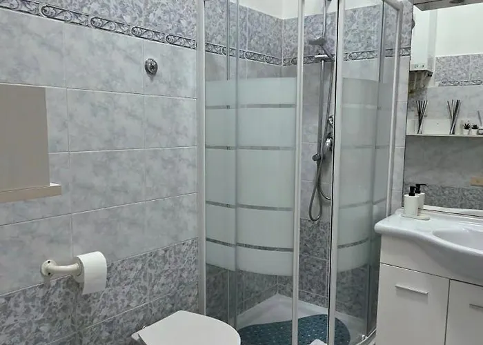 Martienez Room's